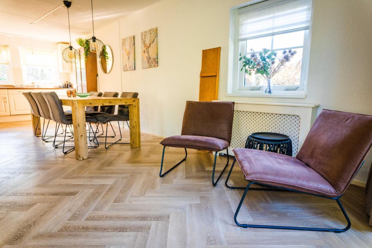 Luxe Vakantiehuis In Het Bos Met Jacuzzi En Sauna ルンテレン エクステリア 写真