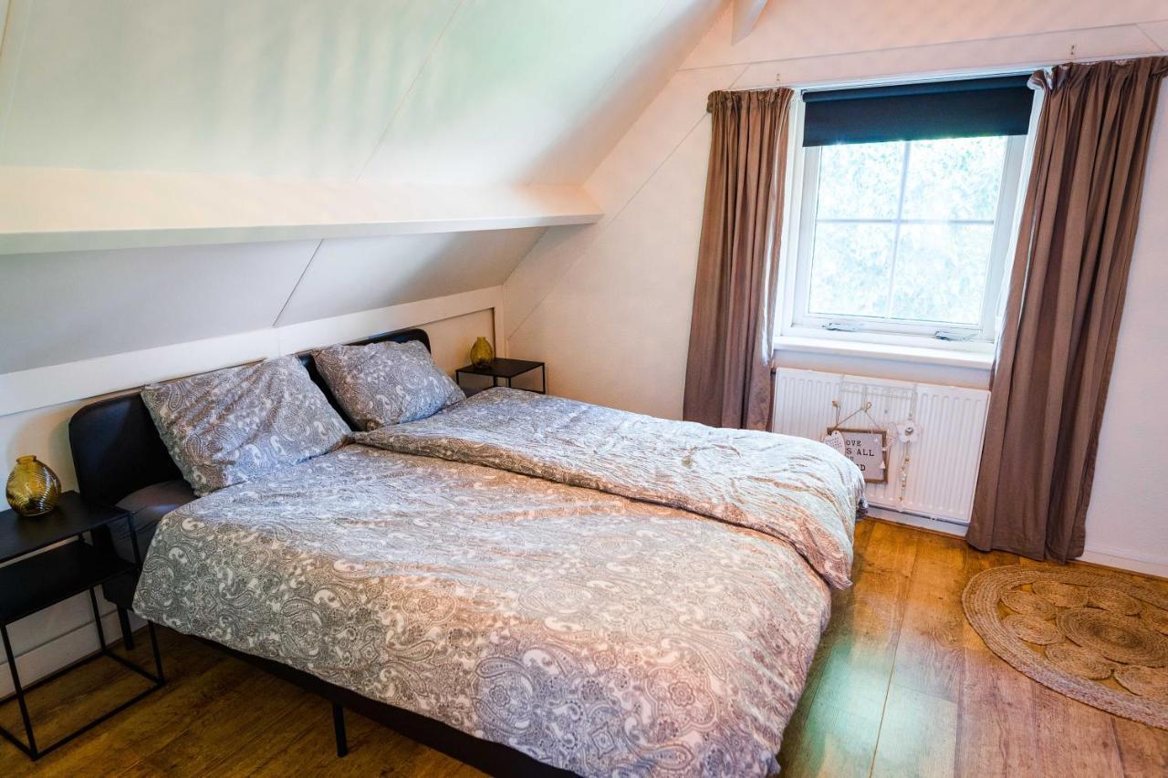 Luxe Vakantiehuis In Het Bos Met Jacuzzi En Sauna ルンテレン エクステリア 写真