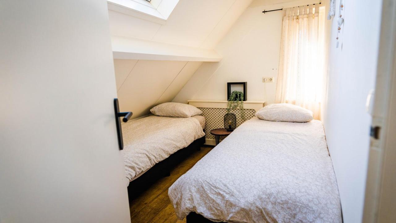 Luxe Vakantiehuis In Het Bos Met Jacuzzi En Sauna ルンテレン エクステリア 写真